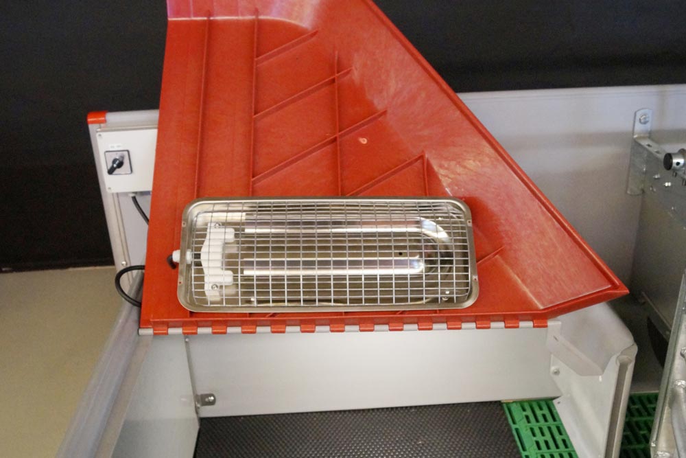 Master Heater in piglet nest